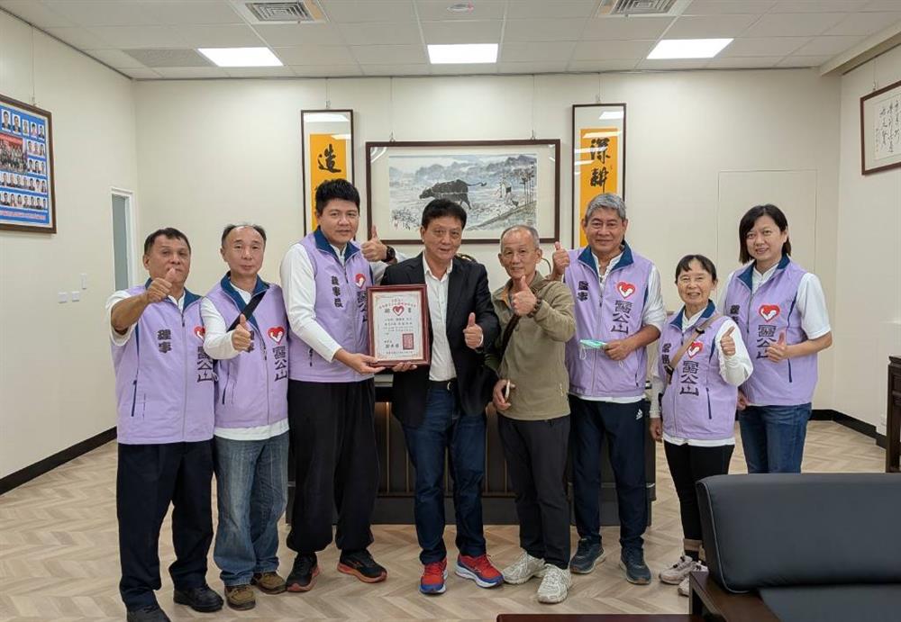 社團法人南投縣雷公山經絡調理協會,南投縣雷公山經絡調理協會拜訪草屯鎮 鎮長